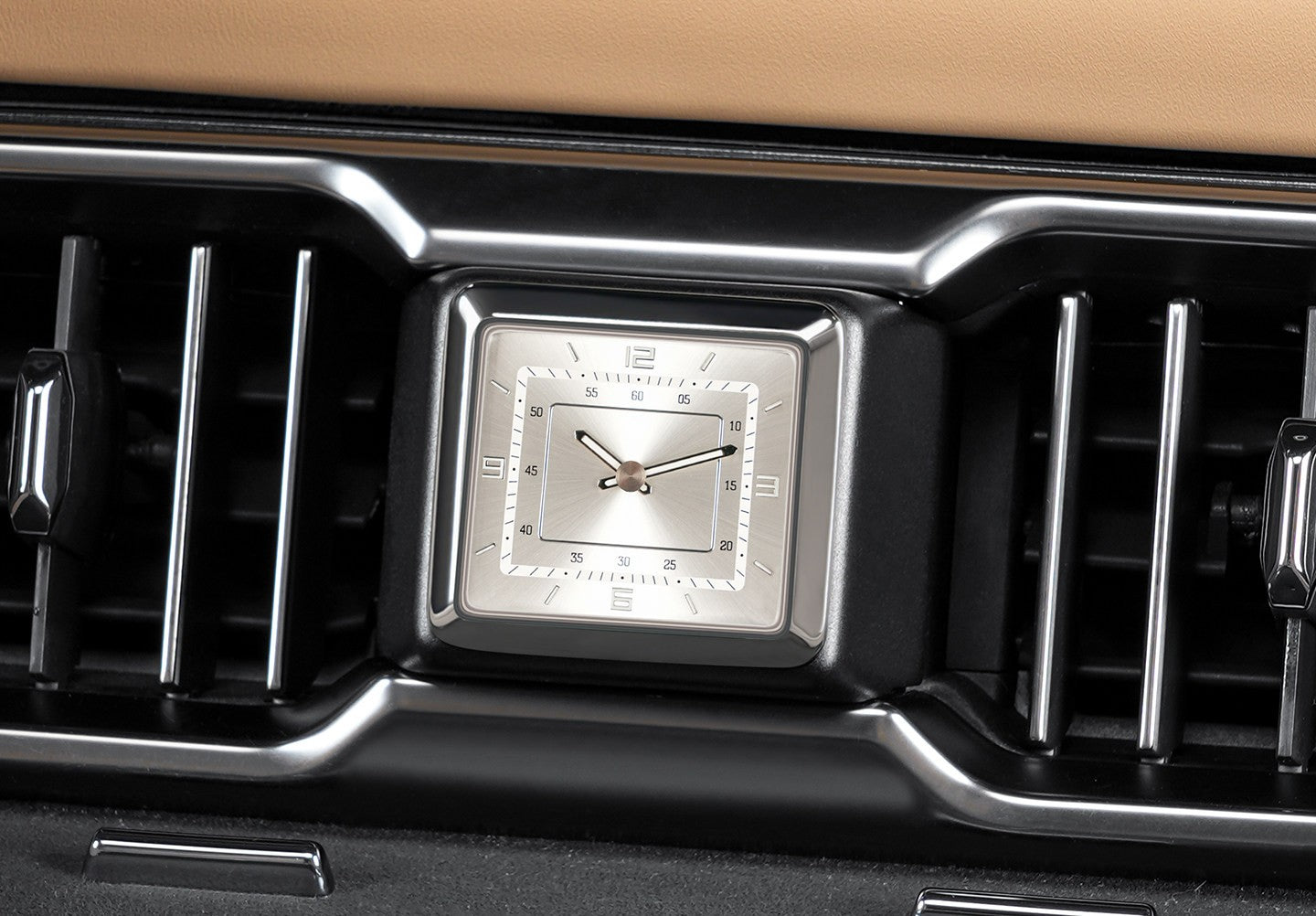 BYD Leopard 8 Dashboard Quartz Clock